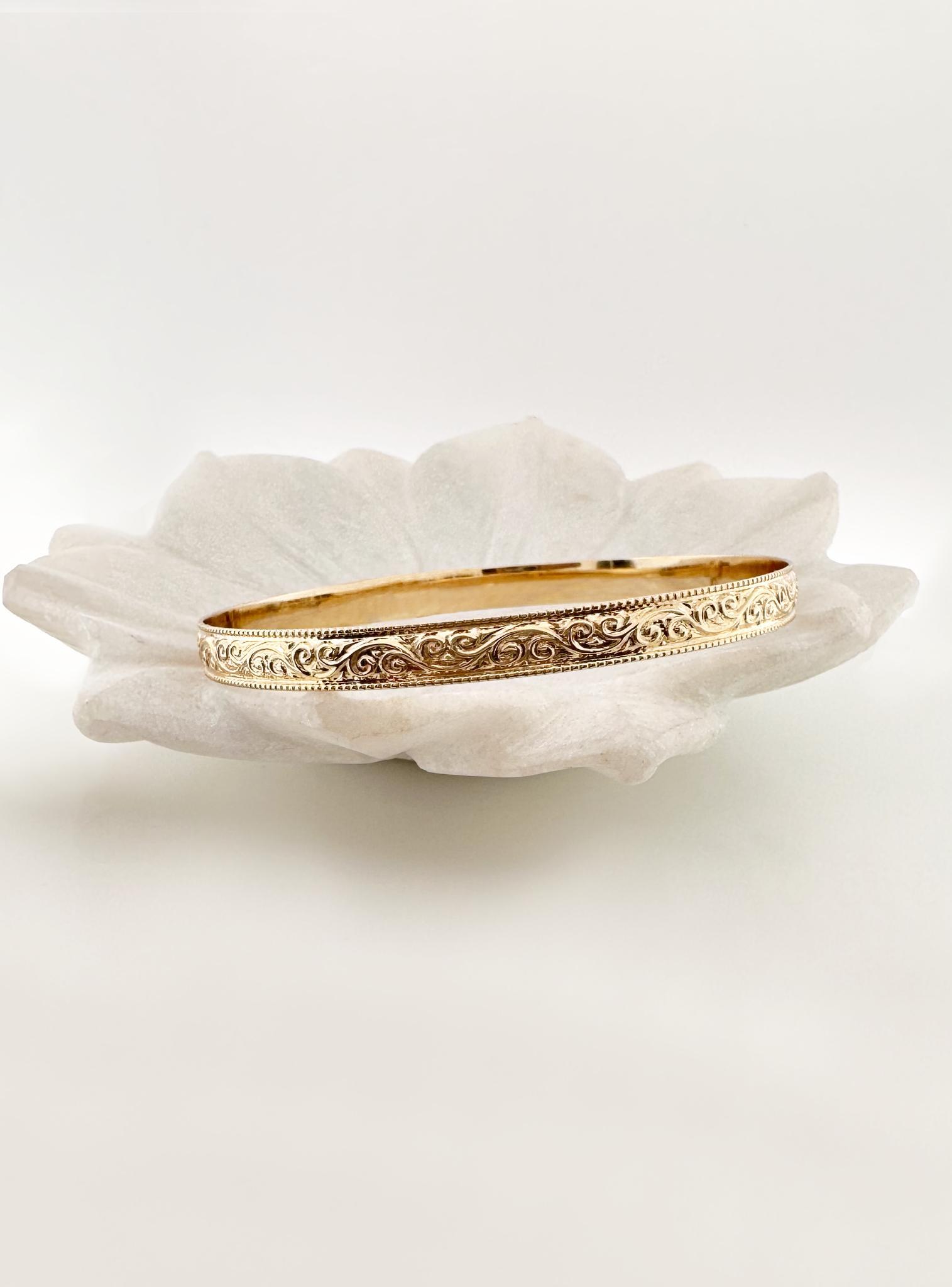 Filigree Embossed 5mm Bangle in 9ct Gold