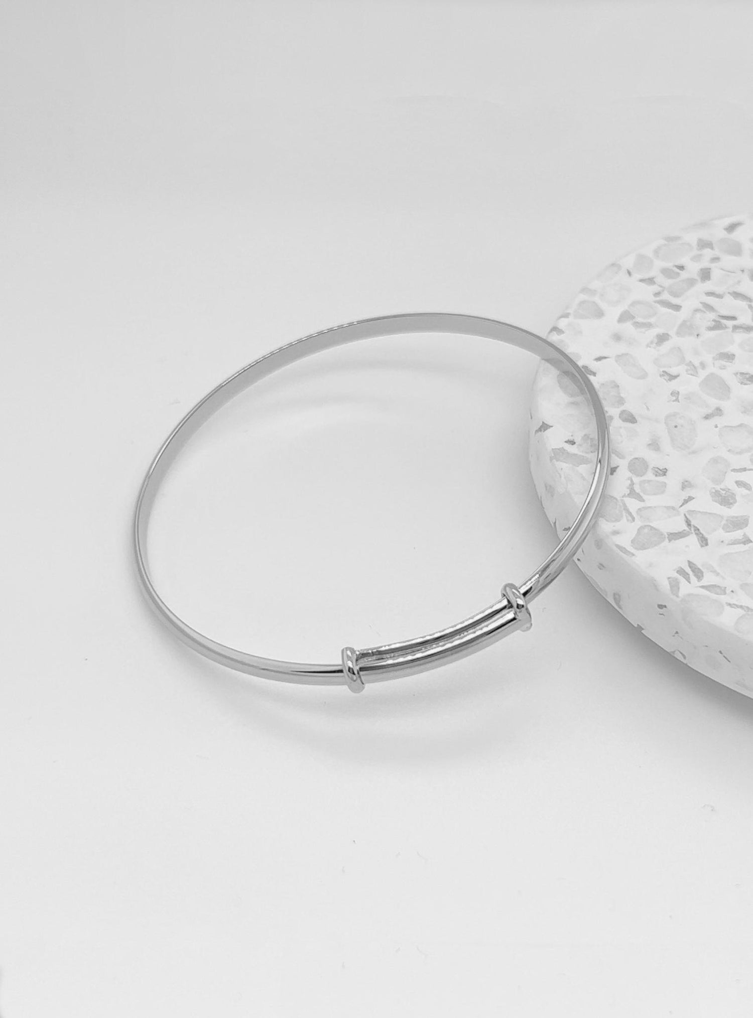 Low Half Round 3mm Expandable Bangle in 9ct White Gold