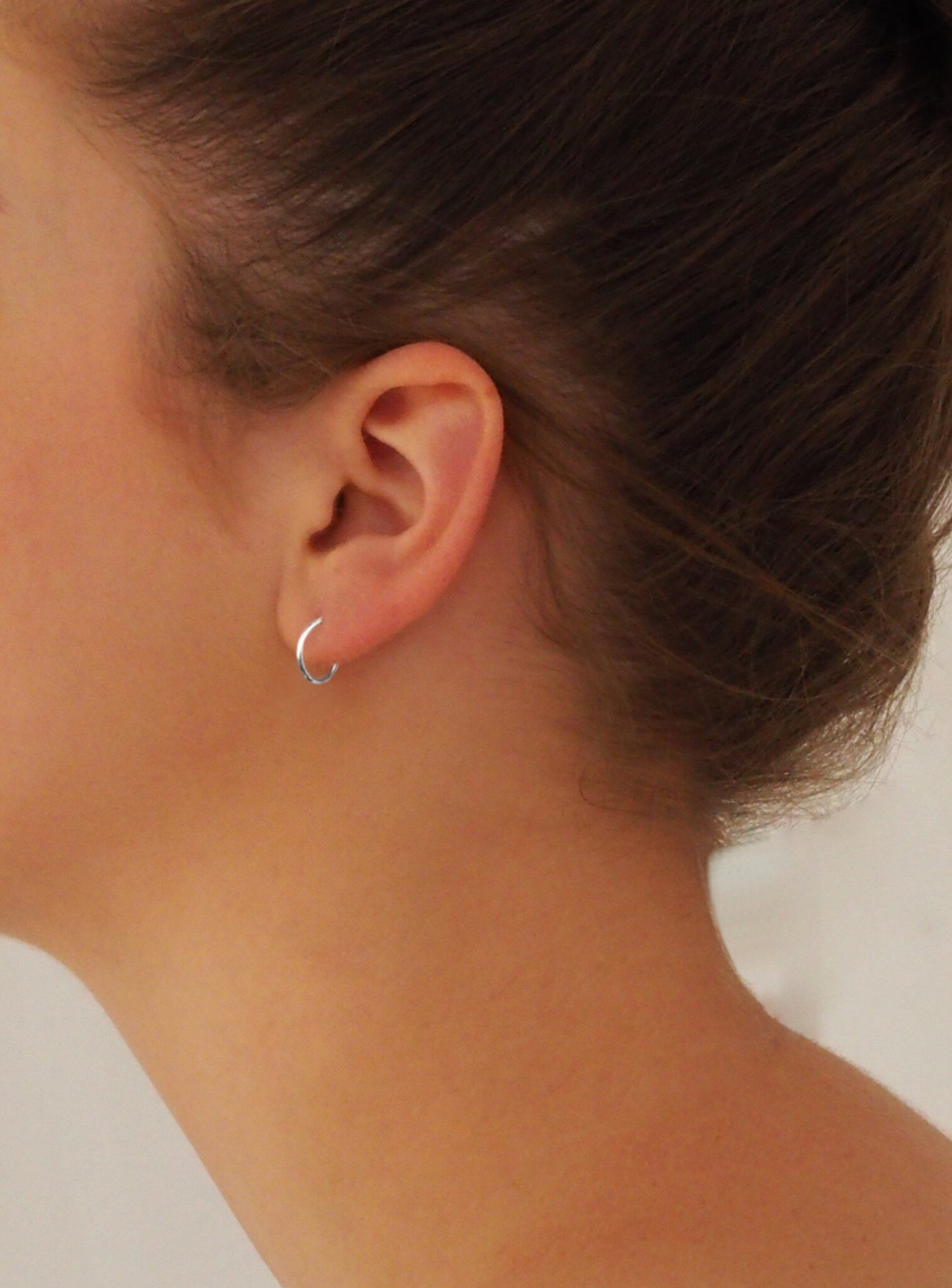 Small Gypsy Endless Hoop Earrings in 9ct White