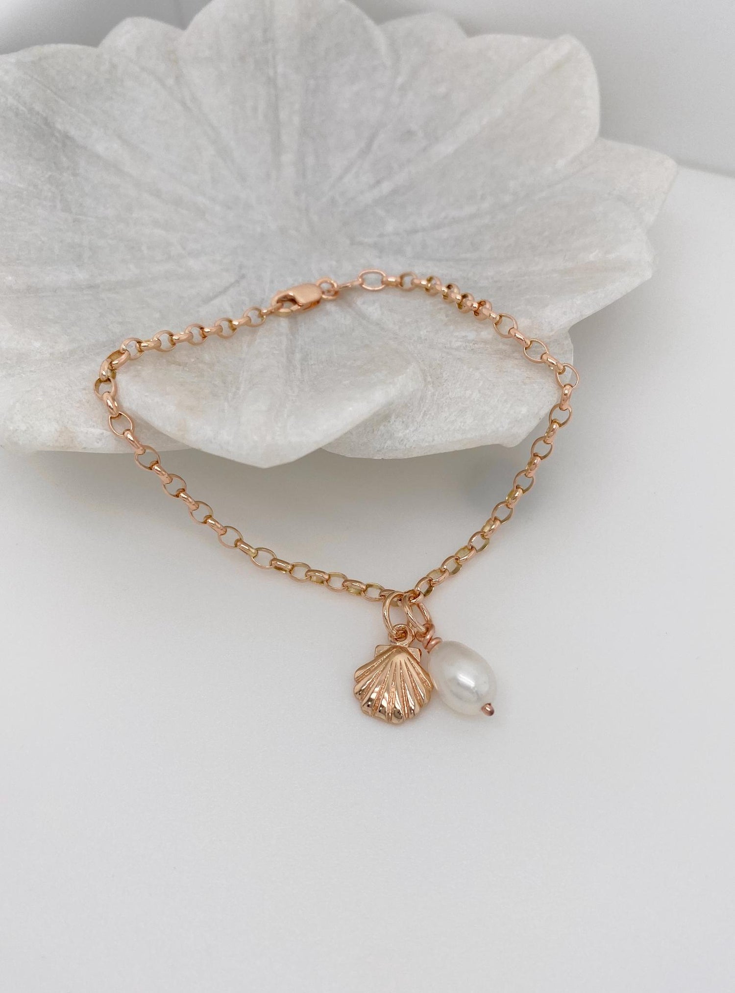Coco Shoreline Seashell Charm Bracelet in 9ct Rose Gold