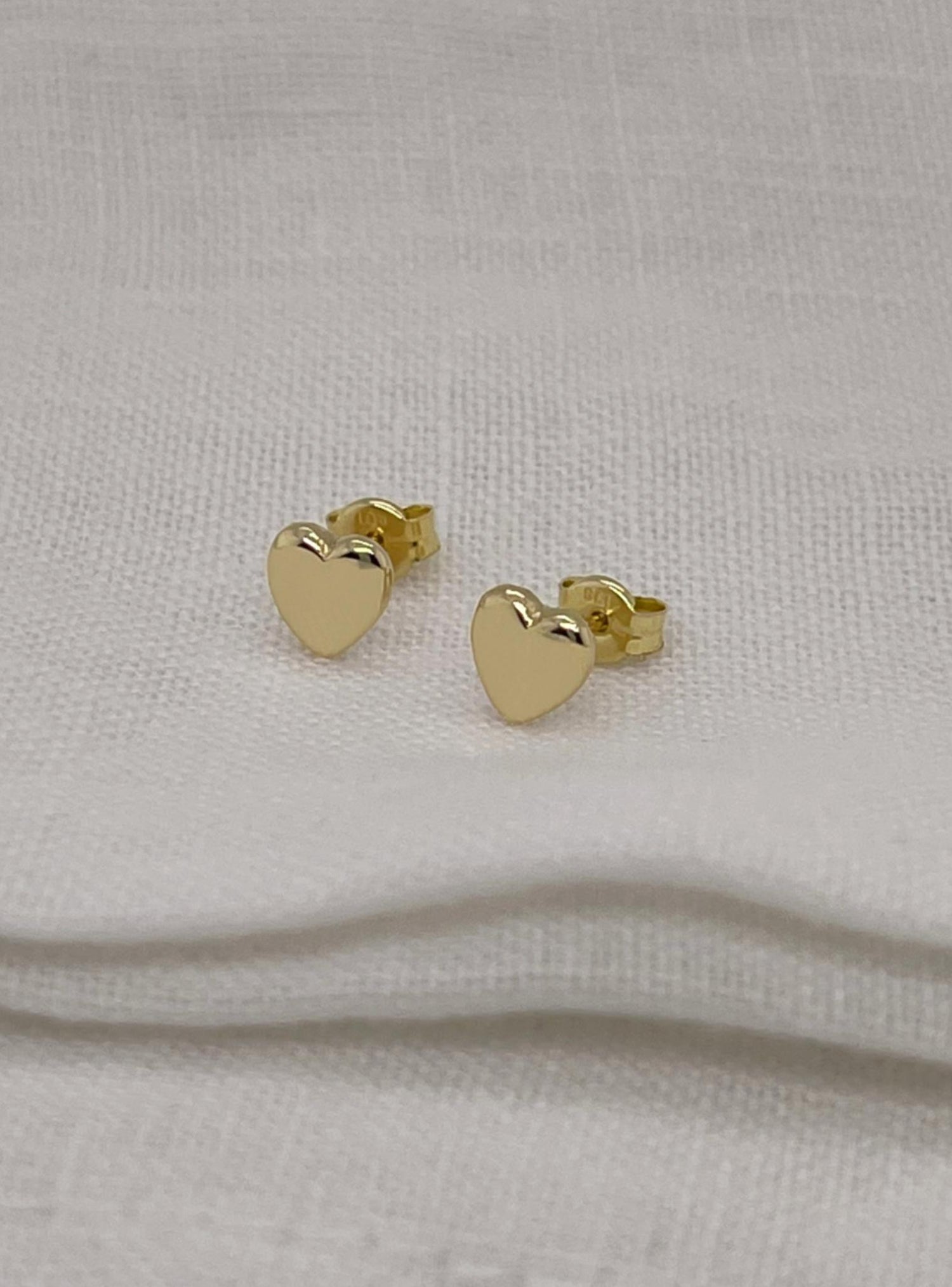 Ali Dainty Love Heart Stud Earrings in 9ct Gold