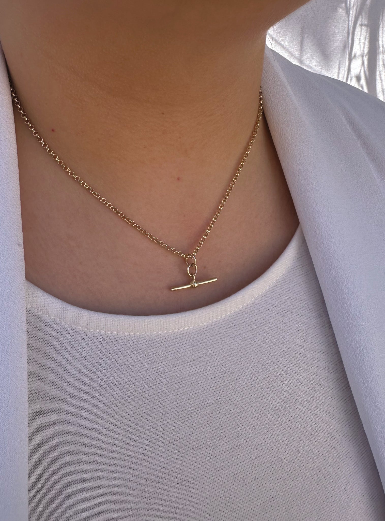 Small Fob TBar Belcher Necklace in 9ct Gold