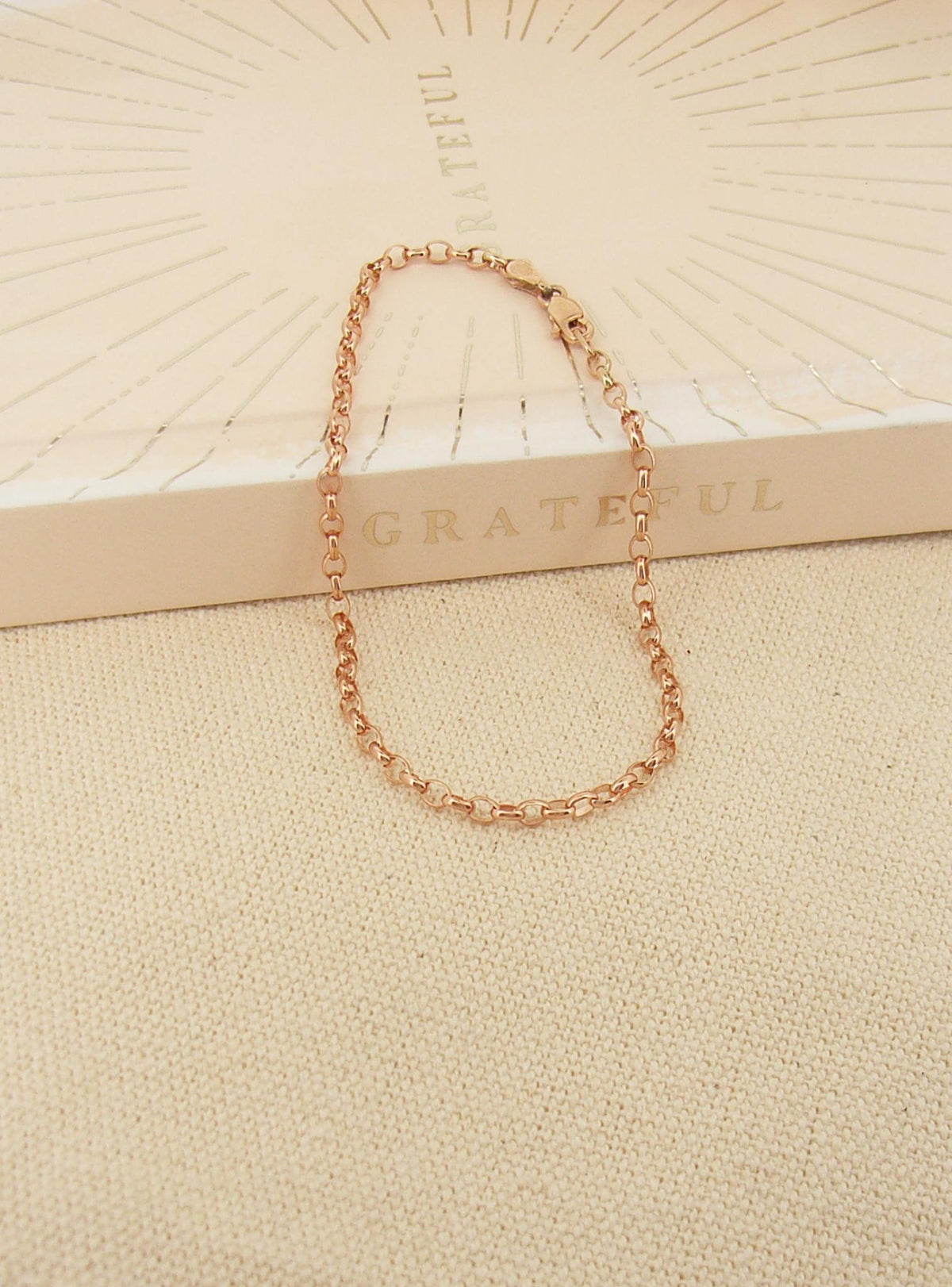 Oval Belcher Link Bracelet in 9ct Rose Gold