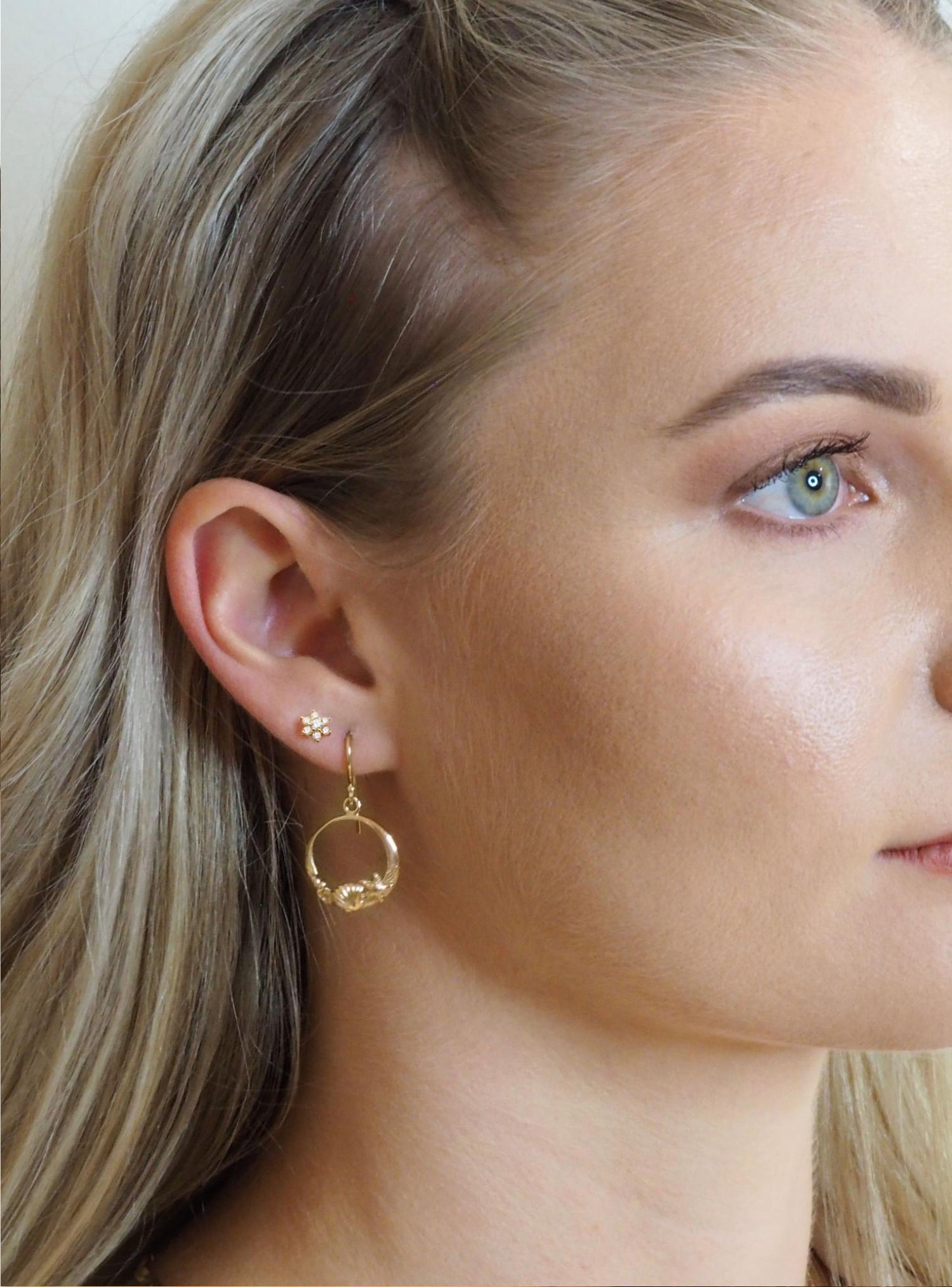 Gorgeous Flower Cluster CZ Charm Stud Earrings in Gold